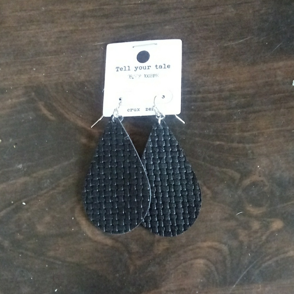❌Black leather earrings❌